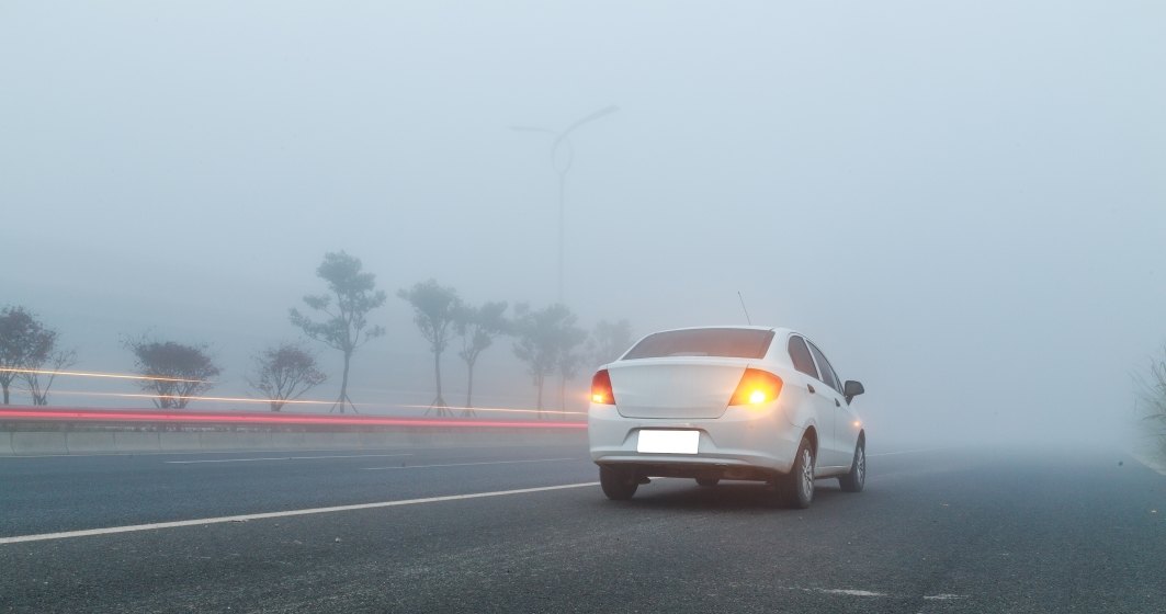 Atenție, șoferi! Cod galben de ceață în vestul țării