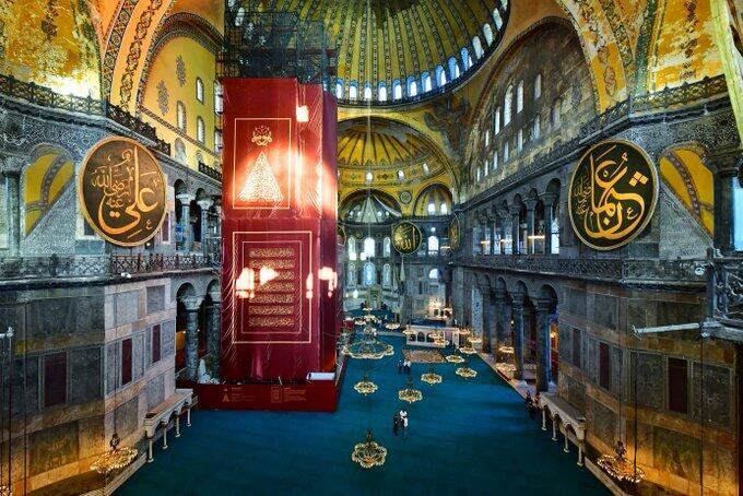 Hagia Sofia a revenit la statutul de moschee – Rugăciuni și steaguri coborâte în bernă în Grecia