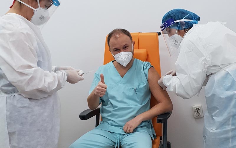 Primul medic vaccinat împotriva SARS-CoV-2, la spitalul din Lugoj