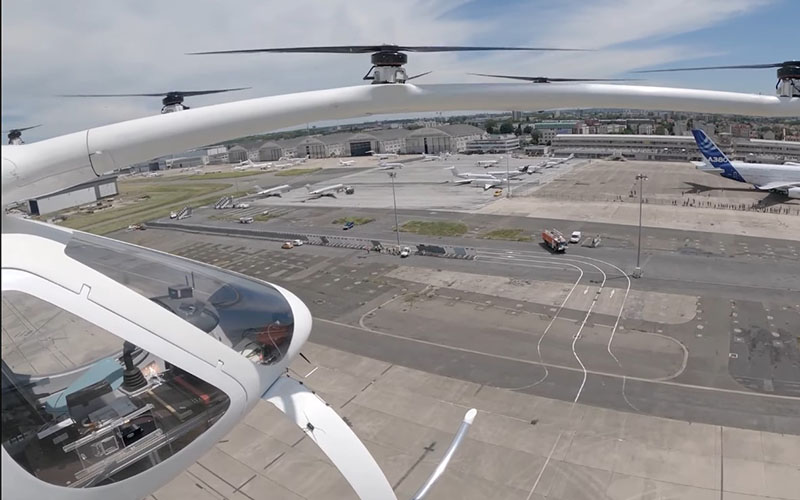 [VIDEO] Taxiul zburător al Volocopter, primul zbor la un show aviatic pe un aeroport francez.