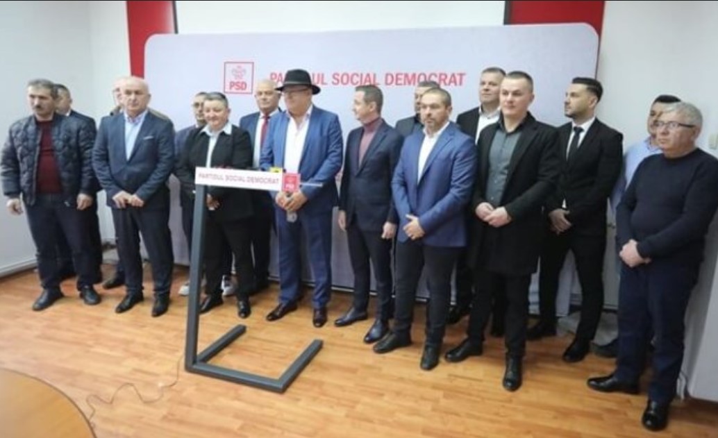 16 primari şi viceprimari, de la PNL, USR, PRO România, PMP sau Partidul Republican, au anunţat că vor candida din partea PSD