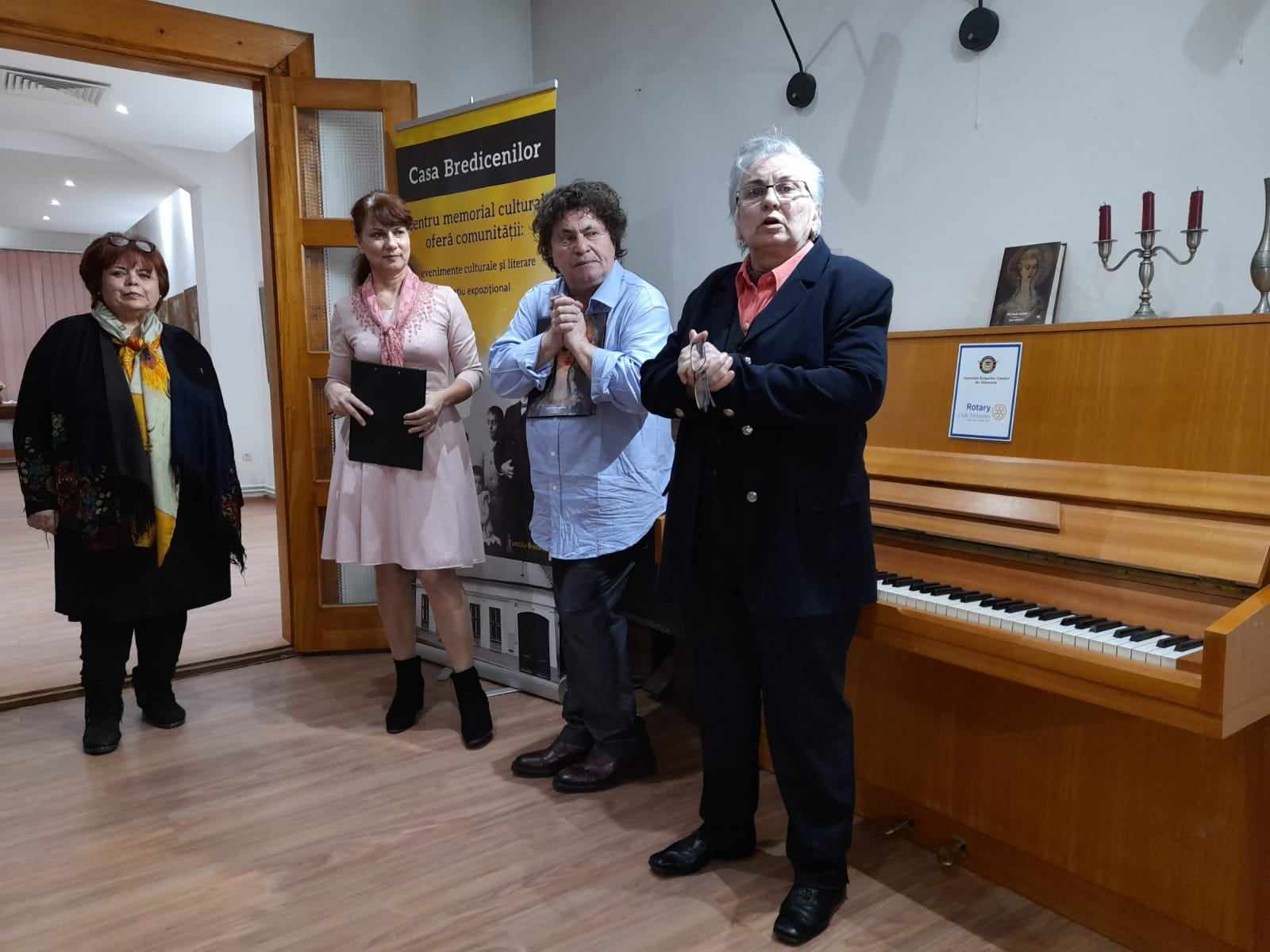 Renumitul artistic plastic Mihai Teodor Olteanu și-a deschis cea de-a 356-a expoziție, la Lugoj